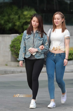 两个美女