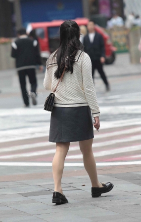 肉丝街拍少妇