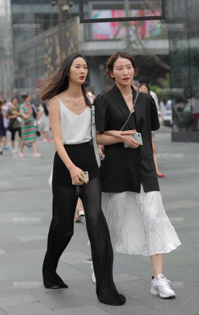 抢眼的网网裤
