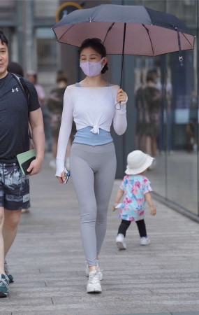 瑜伽美眉