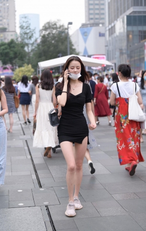 笔直美腿美女