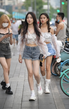 甜美清纯小姐姐