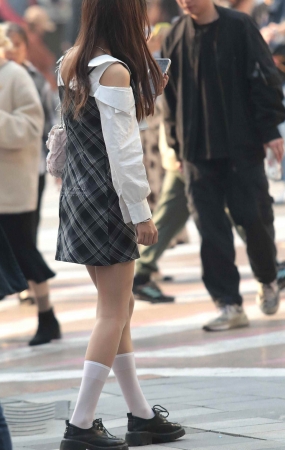 街拍肉丝妹子