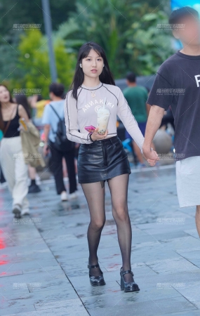 黑丝美眉