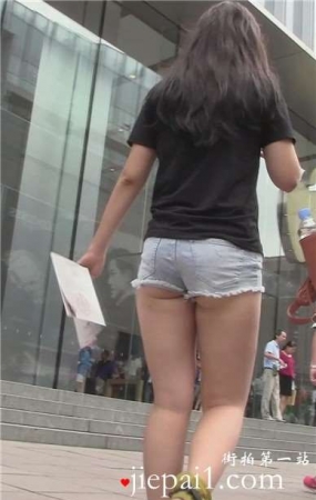 美女你的短裤太短了吧 [1.88 GB]