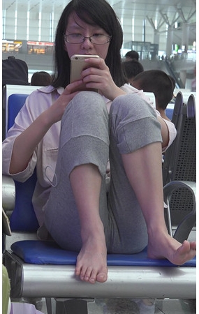 漂亮的斯文小姐姐