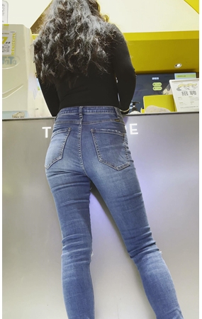 高腰紧牛美女