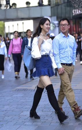 性感超短仔裙美女-15P