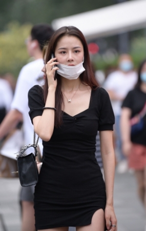 笔直美腿美女
