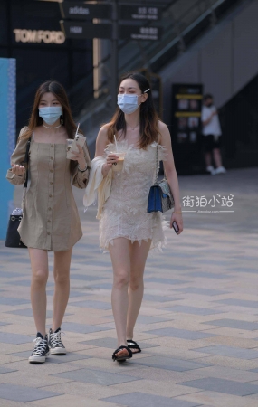 另一个版本，漂亮的羽毛群小姐姐
