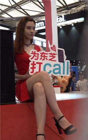 2018CJ 超清4K凉高跟美腿红裙美女showgirl [680 MB]