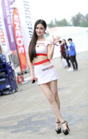 长发飘飘漂亮长腿美女模特