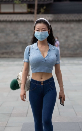 V45街头靓影小妹