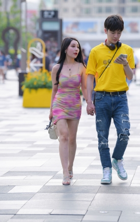 又见一个彩虹小姐姐