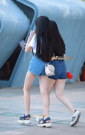 热裤，美腿，