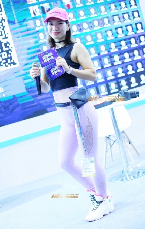 黑色小背心运动装showgirl