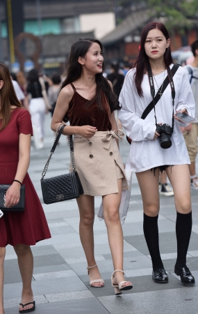 短裙美女