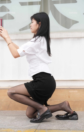 素人的黑丝270P视15min
