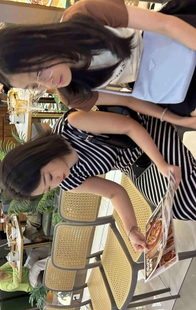 贵妇气质的包臀高跟白嫩美人