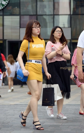 黄色紧身裙
