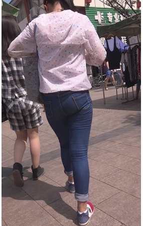 牛仔裤小妹