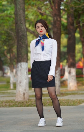 OL黑丝短裙