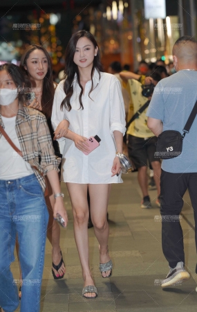 长腿美女