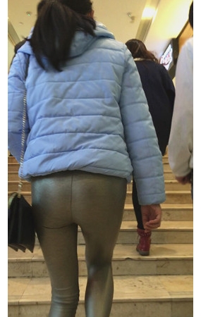 金色紧身裤妹子