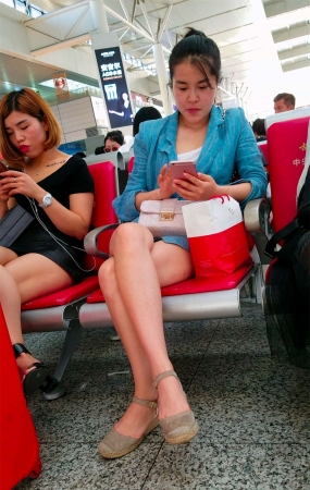 极品美腿高挑街拍美女姐姐