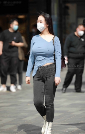 丰满丰腴紧牛美眉