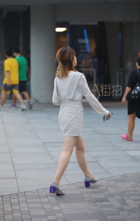 气质非凡的肉丝美女-14P