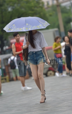 超长美腿 短裤 长发美妇-16P