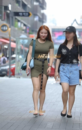 丰腴的包臀裙小姐姐