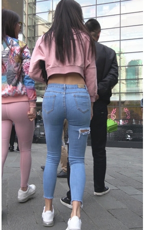 露腰极品紧身牛仔裤美女一