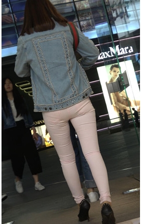 街拍两组粉裤和牛仔MM