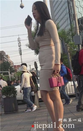 4k-街拍超级性感短裙美臀高跟鞋大美女 [2.03 GB]