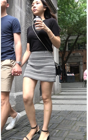 漂亮的包臀裙美女