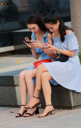 性感美女短裙坐姿 【你懂的】-11P
