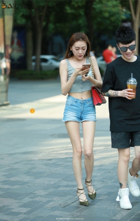 月牙美臀长腿高跟-13P