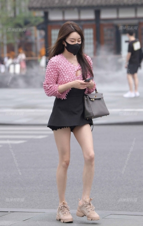 婀娜多姿的少妇 ，230904-4-92 15P