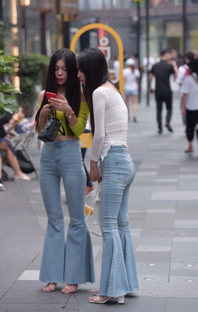 闺蜜逛街