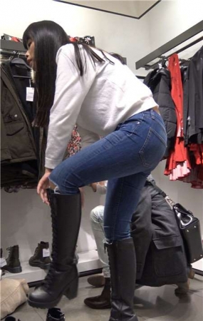 4K-试鞋的紧身蓝牛街拍美女第二集 [1.58 GB]