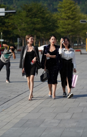 黄发少妇