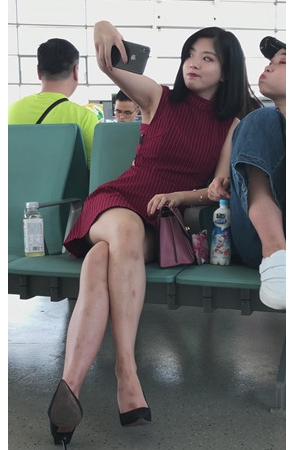 颜值不错的短发小姐姐