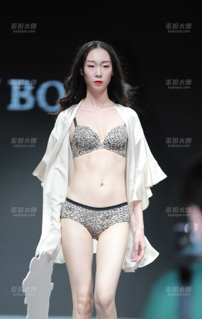 某商场MY BODY内衣秀-8位模特演绎365P