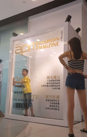 极品长腿蓝色牛仔热裤时尚美女