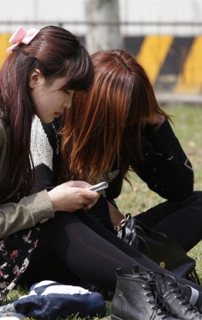 No277 校园女孩黑丝足，带给你真正的校园风情