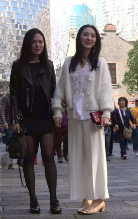 超级性感短裙街拍黑丝美女