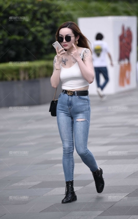 紧身美女