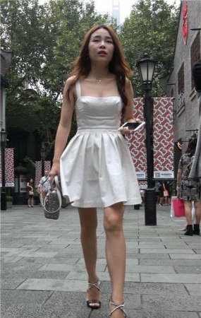 4K 街拍身材性感的三姐妹